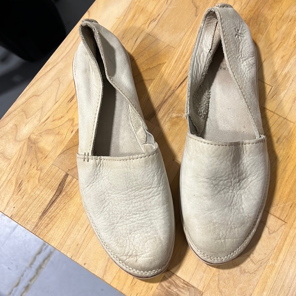 Frye women’s slip on